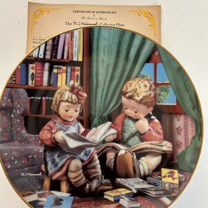 Hummel plate with the certificate of authenticity.